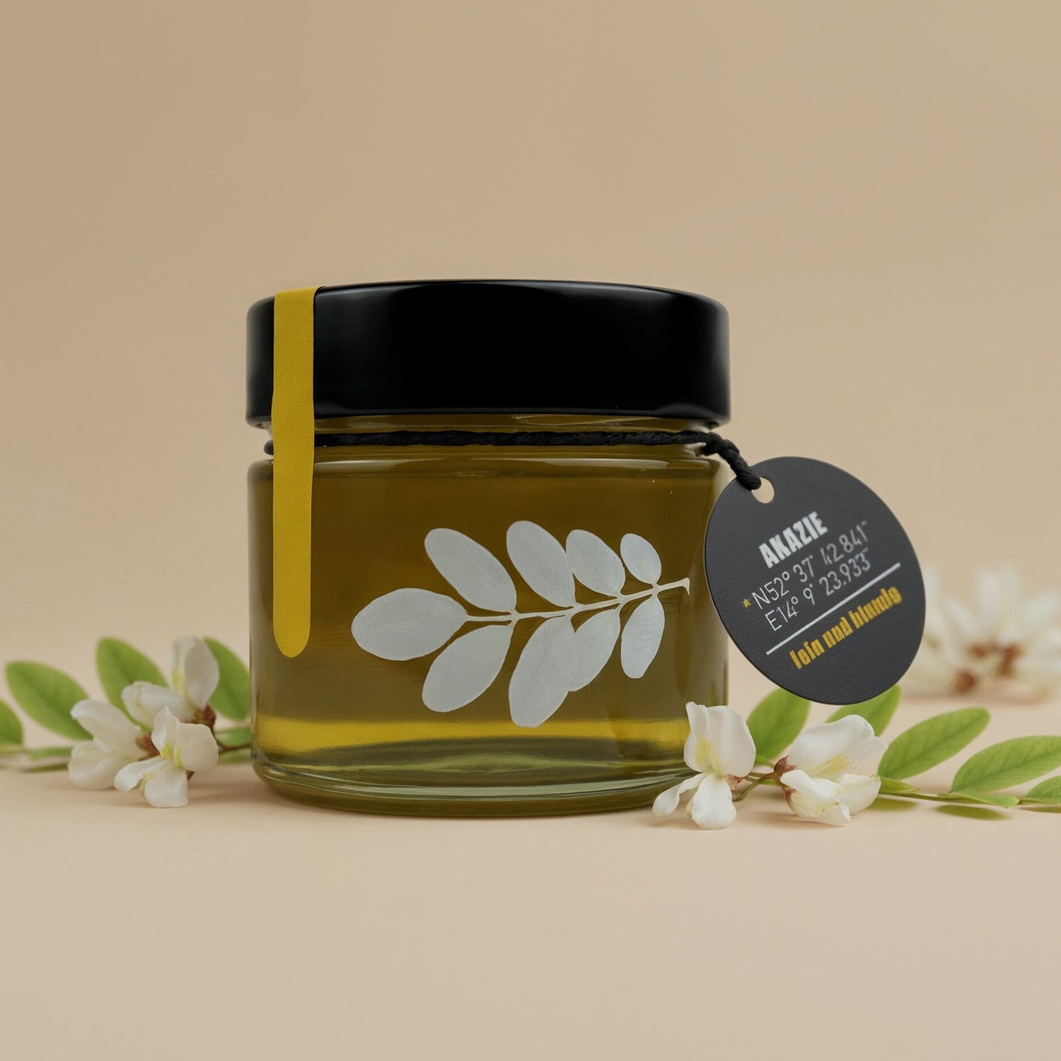 Bio Akazienhonig der Honigwanderer, hell und klar, mild-blumig mit feinem Duft, im Glas mit Bio-Label