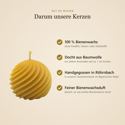 Vorteile unserer Bienenwachskerzen: 100 % Bienenwachs, Docht aus Baumwolle, handgegossen in Röhrnbach, feiner Bienenwachsduft