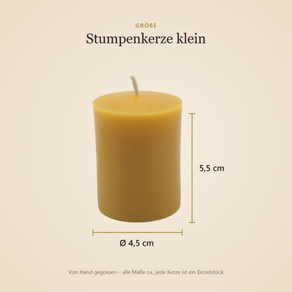 Größe Stumpenkerze klein: Ø 4,5 cm, 5,5 cm hoch