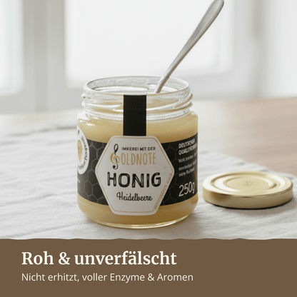 Heidelbeerhonig auf frischem Brot – herb und kräftig, Imkerei mit der Goldnote